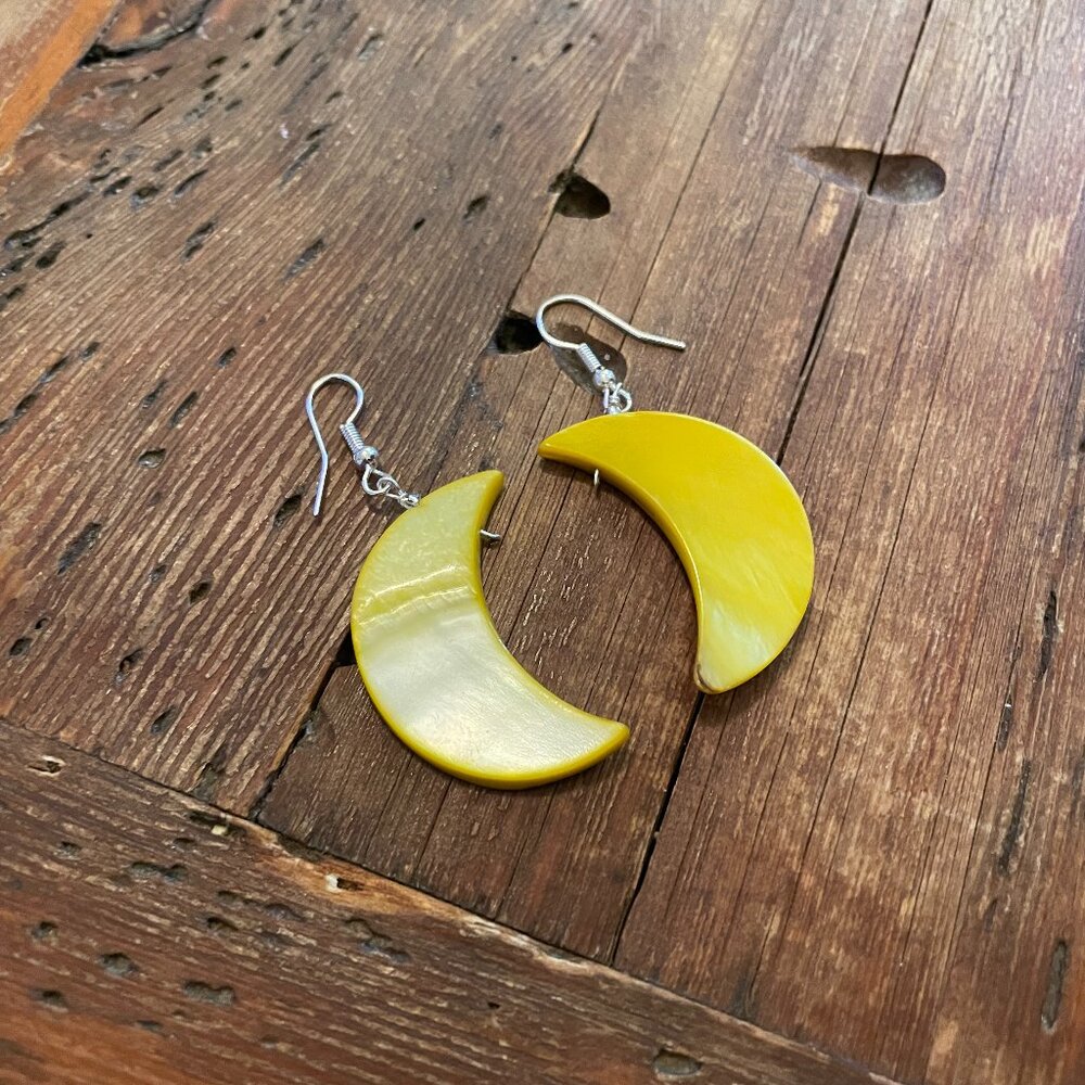 Yellow Crescent Moon Shell Earrings Minimalist Goddess Witch Spell Stevie Nicks